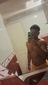 RjonathanA 🥵 Gambar