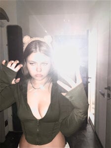 _Pluts_ A little of me - Isla Pic 4