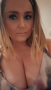 Blondie955 Public Pic 3