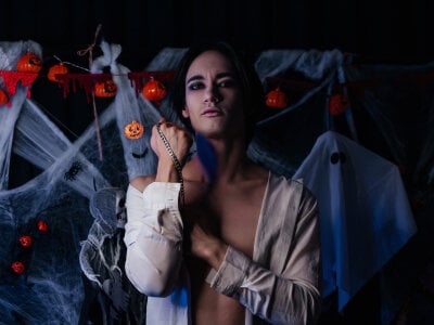 CalvinOwens kullanıcısının Happy Halloween! 👻🎃 albümü -  4 fotoğraf