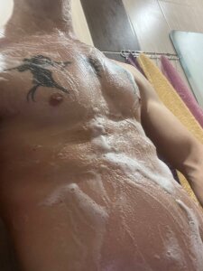 NikkyBanny Public Pic