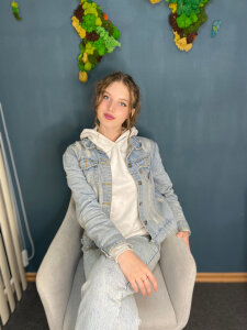 Linda_Reed_ Public Pic 2