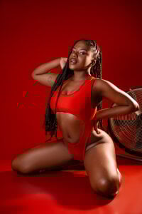 VictoriaKroft It's hot here, do you feel it? Pic 3