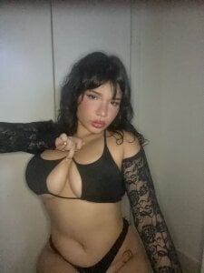 Anna-Parker Public Pic 4