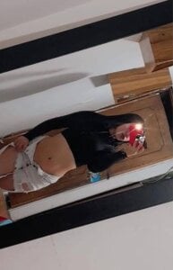 IvySanchez_Pink Public Kuva 3