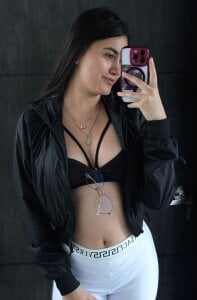 Samira_x Public Pic 5