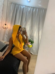 Mahia_ebony_ 💛 my color 💛 Pic 2