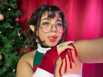 Zara_Snow your horny elf girl Pic 2