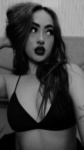 Gisselle_walker "It fascinates me how you provoke me with just your words." Pic 3