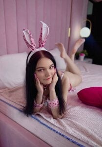 emma_blackwood cute bunny💗 Pic 3