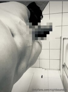 nightbound99 horny? Foto 2