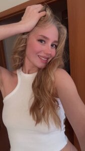 SarahFaberr Public Pic 6