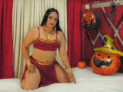 MicaelaHot_ halloween Hình 3