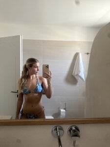 Hannah_skye69: Public ( 4 фото)