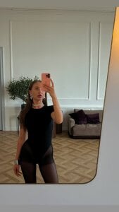 Public de elloriah  4 photos