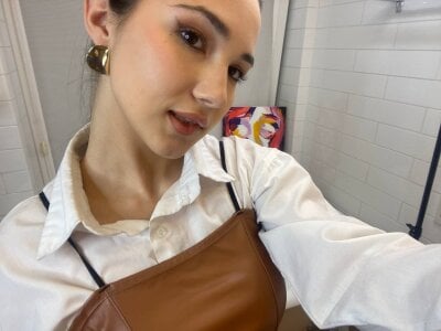 LeenaPuita How do you like my outfit? Foto 6