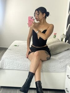 miacapone In Control Pic 3