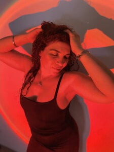 Serena_Houstonn Sexy Dark Pic 3