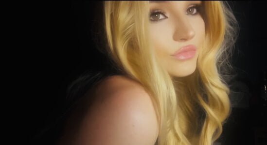 TatianaX0x0Me in a blond wig (i was having fun)照片 6