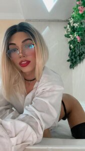Join Alejandra_robinson Live Sex Chat - Profiles, Reviews, & Porn