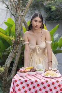 MayaMoretti_ this body is eager for you . fénykép