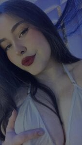 Latina hot 🥵 de HannaCollins_  3 Imagens