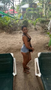 PrettyGirlMercedes Public Pic 9