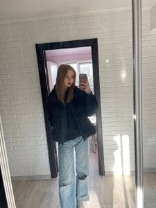 AveryBerkson walk on a day off Pic 2