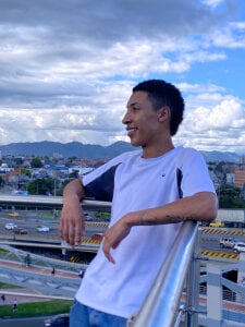 Domminick18 Blue Sky Pic