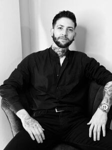 Supreme_Alpha: temptation in black and white ( 2 фото)