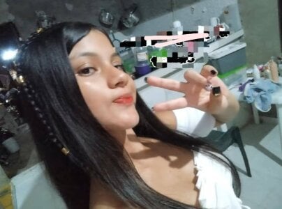 Sarah-Young1 Public Pic