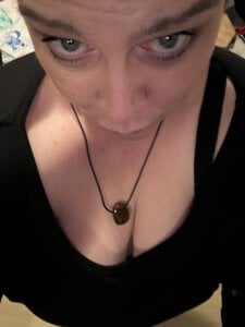 Big_Beautiful_MILF Public Pic 4