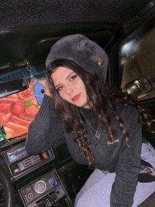 ModestLily Public slika