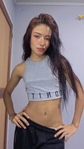 IvorySelene Good morning, lovely ☀️✨ I’m live from 8:30 a.m. to 3:30 p.m., surrounded by soft elegance, playful Foto 6