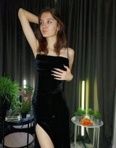 DebiHenks my new dress^^ Pic 3