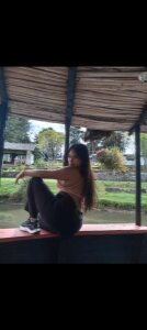 bella_warzon Enjoying Pic 2