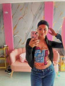 Public de n_o_v_a  3 photos