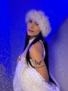 StefanyWilliams_ I warm your winter 🔥❄ Pic 3