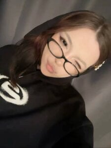 ThuBoppre red eyes Pic 4