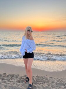 VikiraAmstrong Public Pic 4