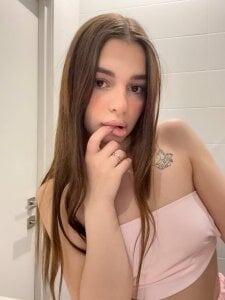 LauraHansil The most delicate pink set I love it mmmm💕🎀 Pic 3