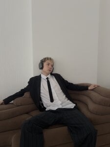 MilesSwanson Public зображення