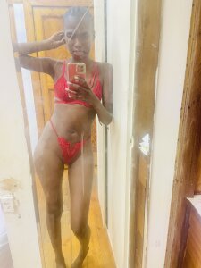 OceanSquirtbabe Lady in Red Pic 5