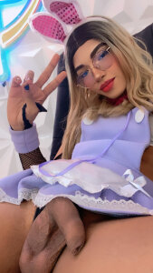 Cute_Aleja Public Pic 6