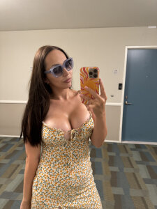 Mimi_Roxy Public Foto 8