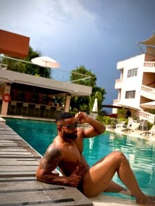 MattRodriguez9 new photos in the pool and billiard table 사진 3