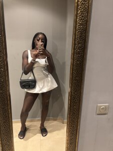 vivienne_rayne Public Pic 4