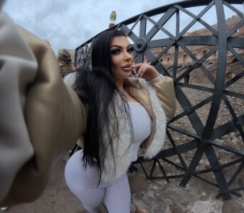 Vanilux_Butter Content creator trips Pic 2