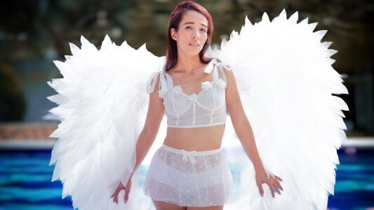 cristinapuerta_ beautiful photos of halloween angels🎃🤍🎃🤍 Pic 2