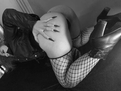 Mazikeen_1 Public Pic 6